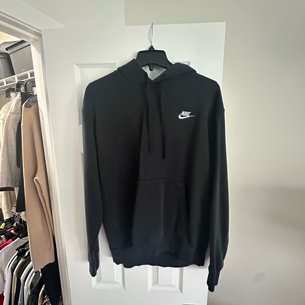 Nike Men's Black Pullover Hoodie
